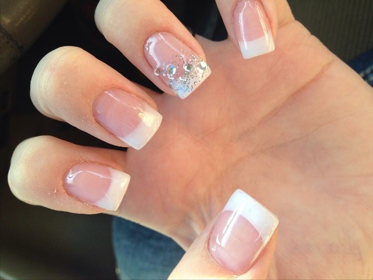 17 Classy Pearl Tip Nails